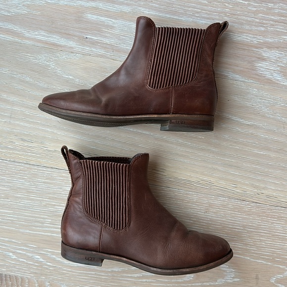 UGG Chelsea boots in classic brown leather - Picture 9 of 12
